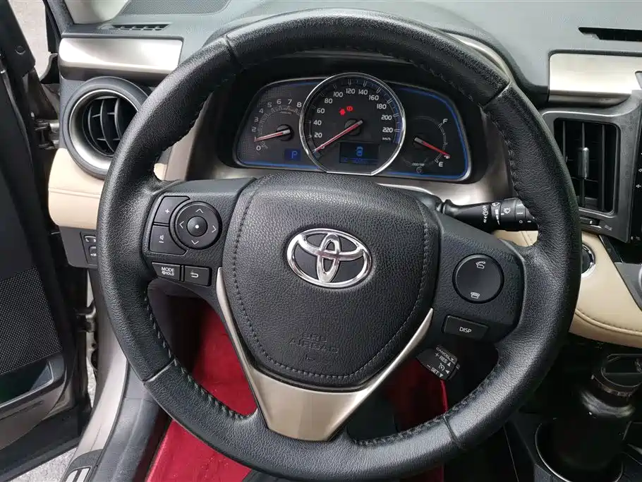 Toyota RAV4 2014 — фото 15