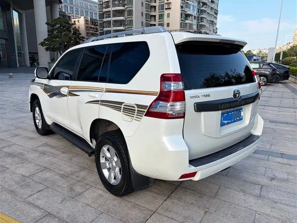 Toyota Prado 2017 — фото 7