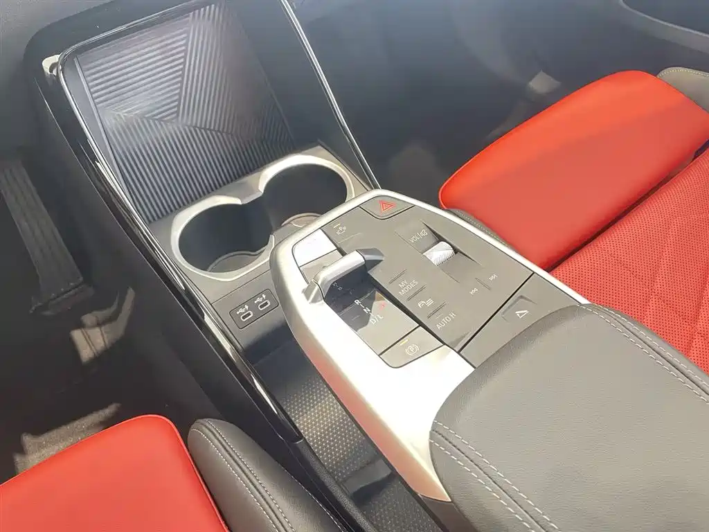 BMW X2 2025 — фото 12