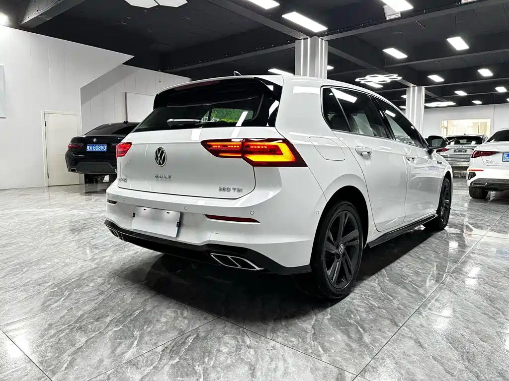 Volkswagen Golf 2023