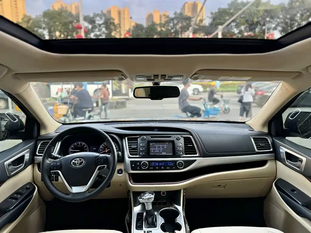 Toyota Highlander 2017 — фото 16
