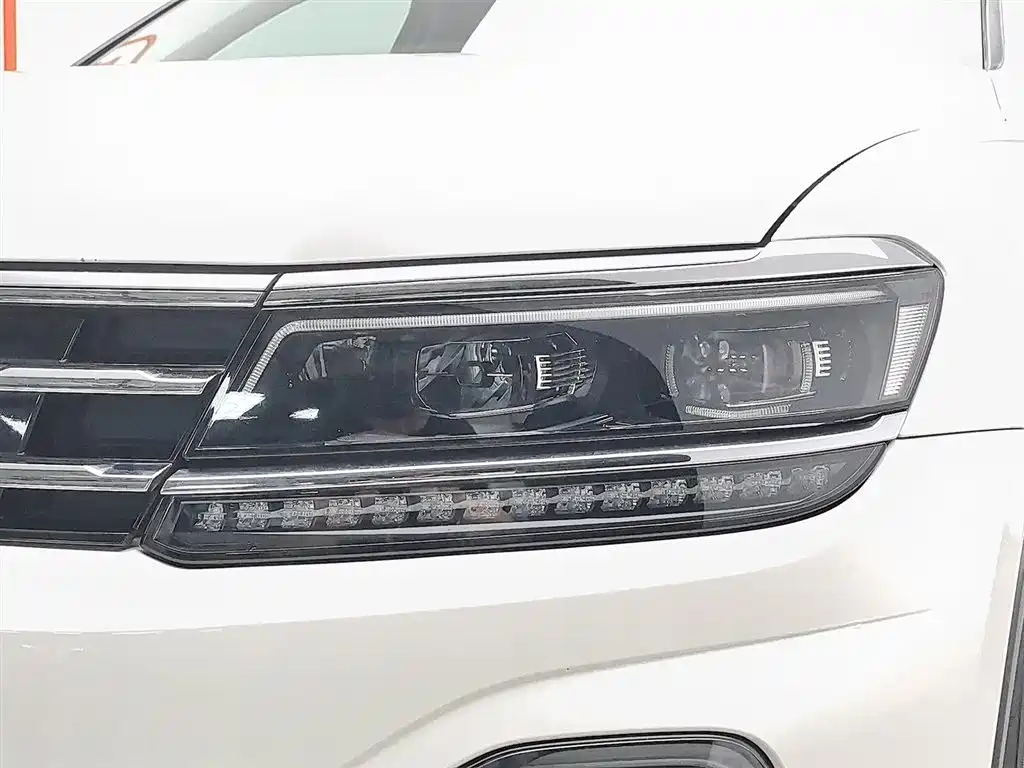 Volkswagen Tiguan L PHEV 2021 — фото 7