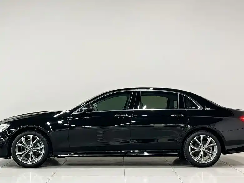 Mercedes-Benz E-Class 2023 — фото 3