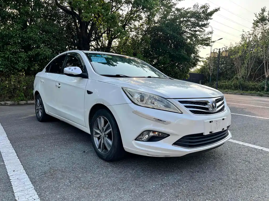 Changan Eado 2016 — фото 2
