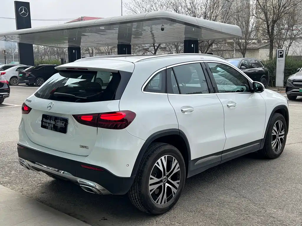 Mercedes-Benz GLA 2024 — фото 6