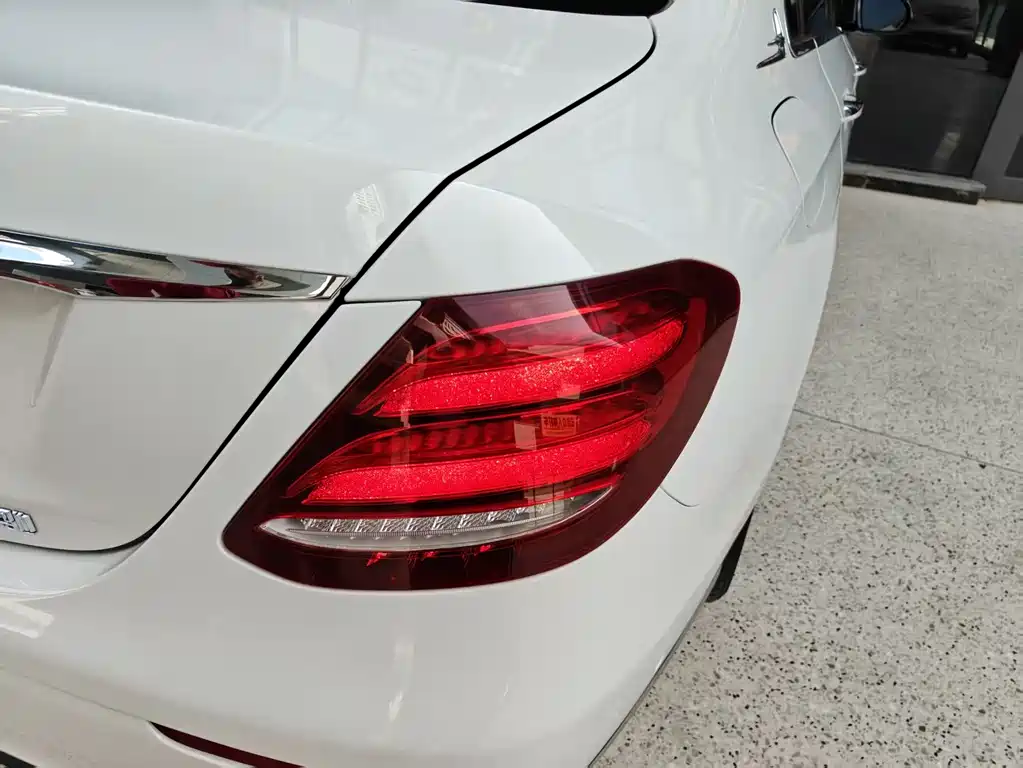 Mercedes-Benz E-Class 2019 — фото 17