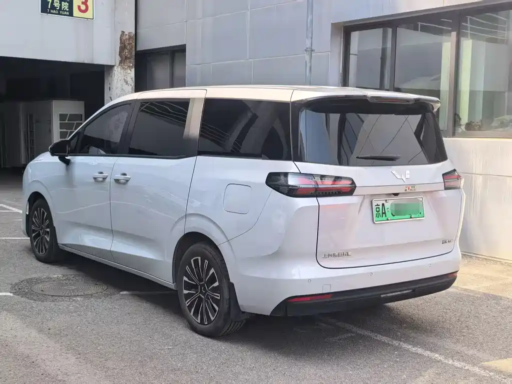 Wuling Starlight 730 EV 2025 — фото 4