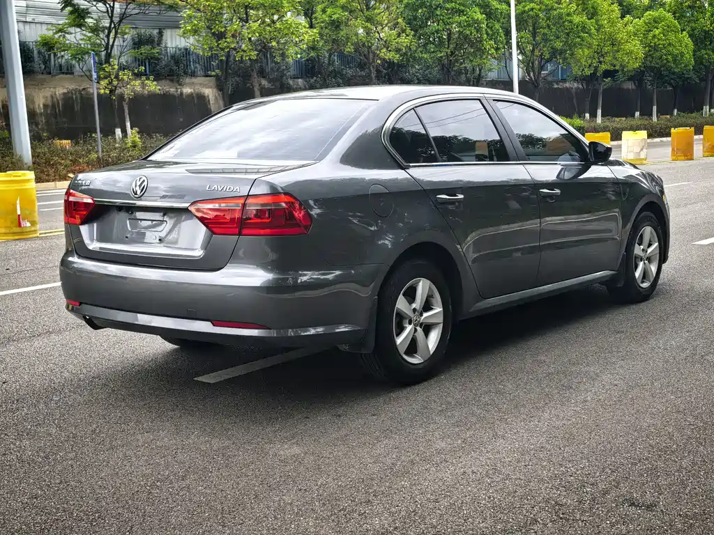 Volkswagen Lavida 2014