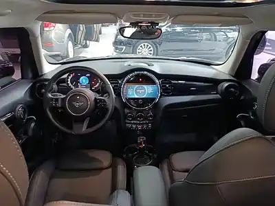 MINI MINI 2023
