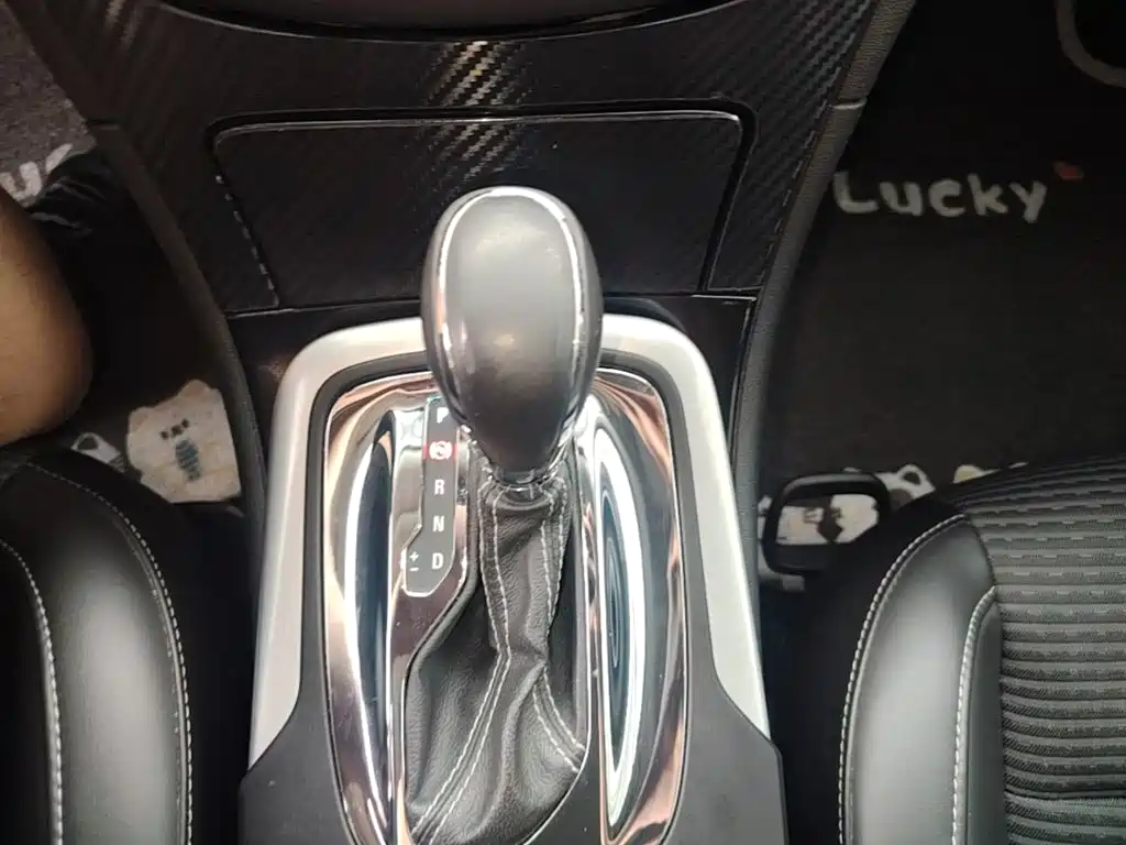 Buick Regal 2017 — фото 14