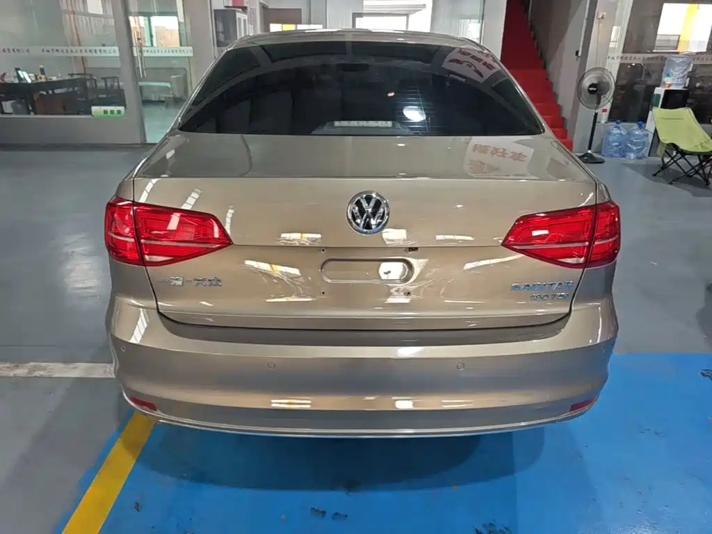 Volkswagen Sagitar 2018