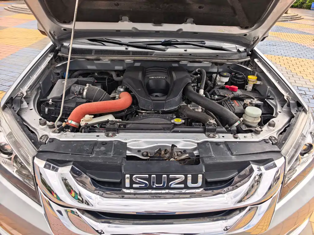 Isuzu MU-X 2017 — фото 9