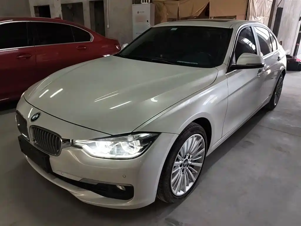 BMW 3 Series 2018 — фото 1