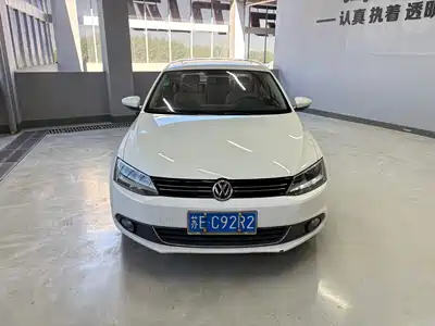 Volkswagen Sagitar 2014