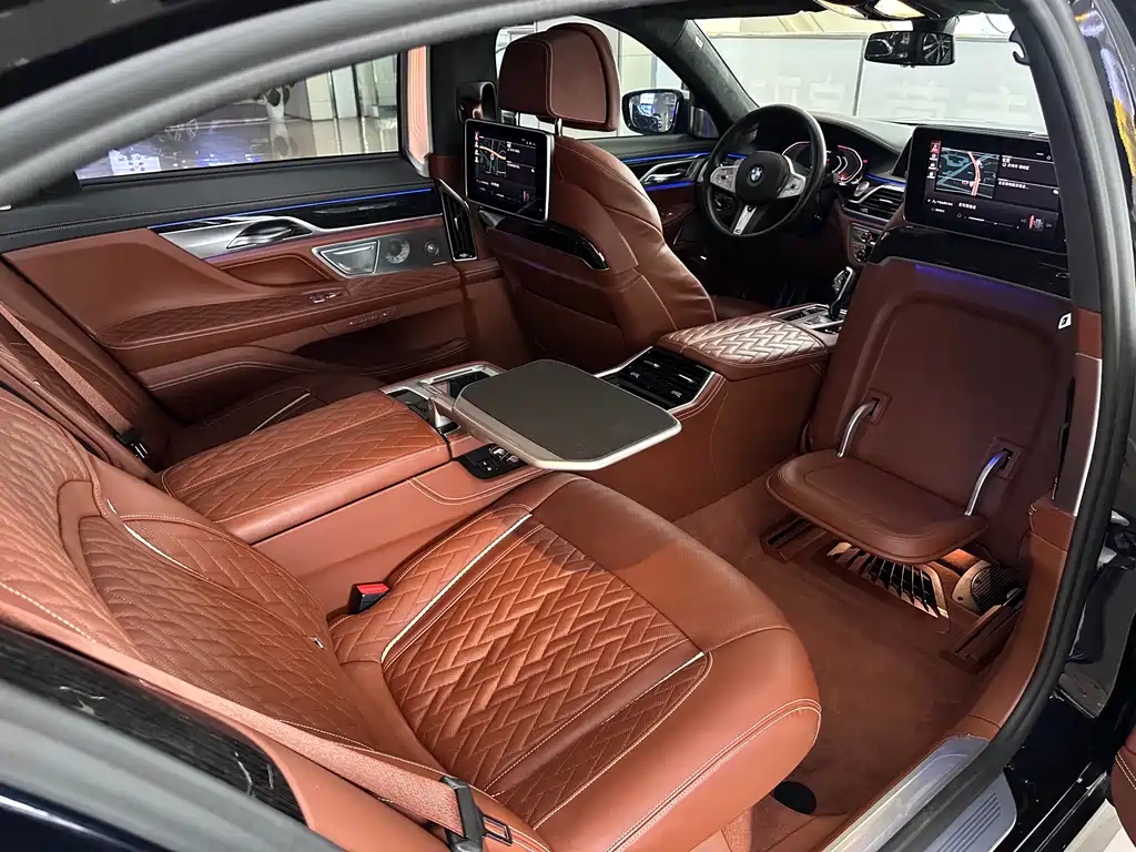 BMW 7 Series 2021 — фото 18