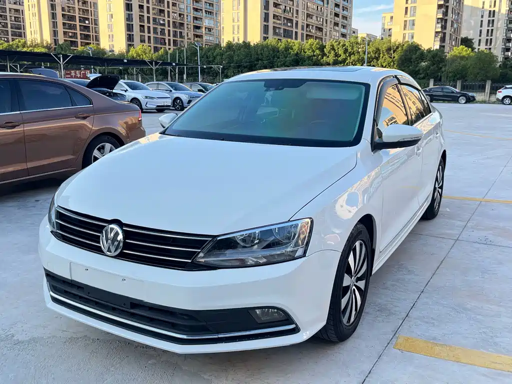 Volkswagen Sagitar 2018