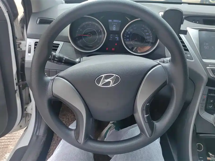 Hyundai Elantra Langdong 2016 — фото 15
