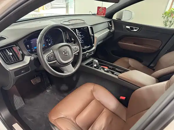 Volvo XC60 2023