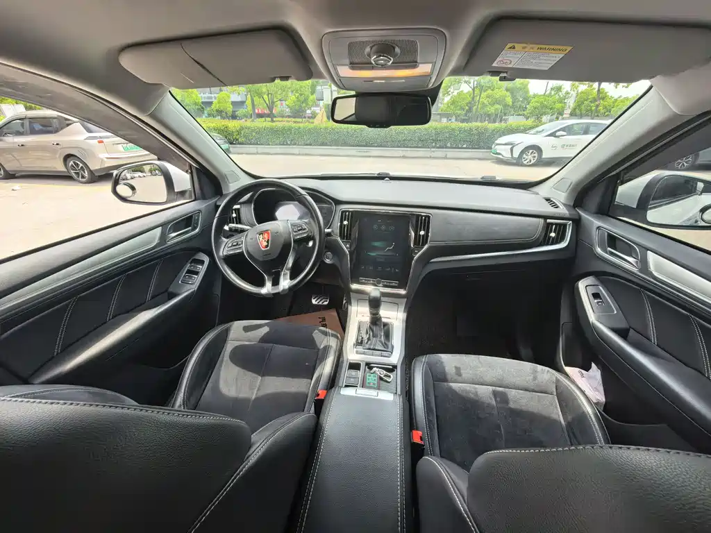 Roewe RX5 New Energy 2018 — фото 15