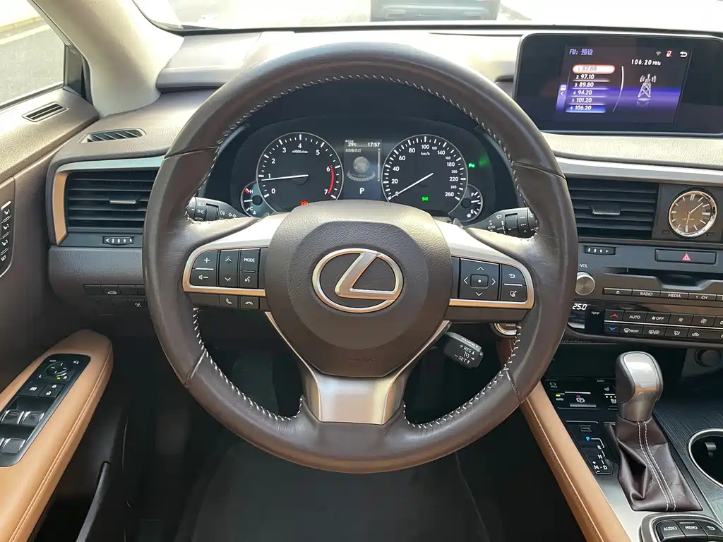 Lexus RX 2018 — фото 12
