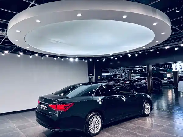 Toyota Crown 2017