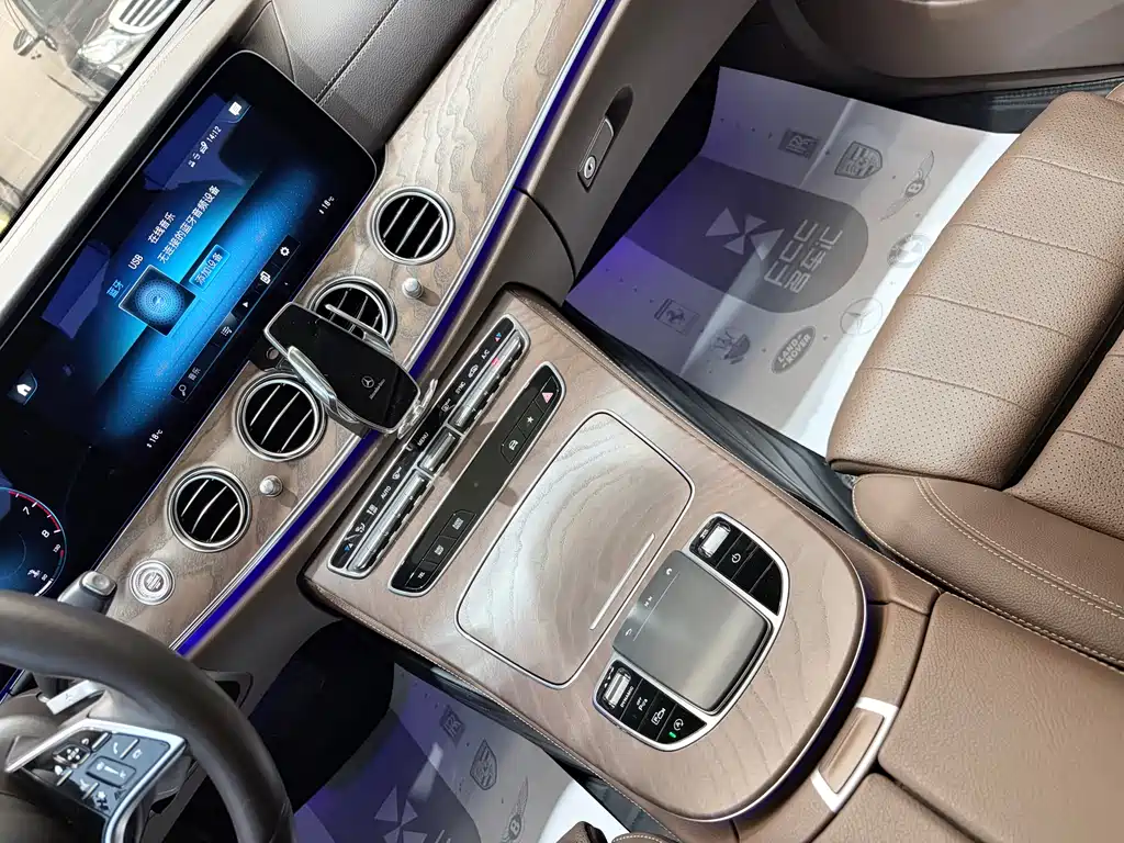 Mercedes-Benz E-Class 2022 — фото 15