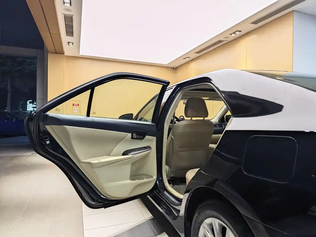 Toyota Camry 2016 — фото 21