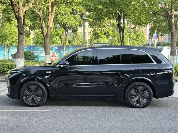Li Auto L8 2024