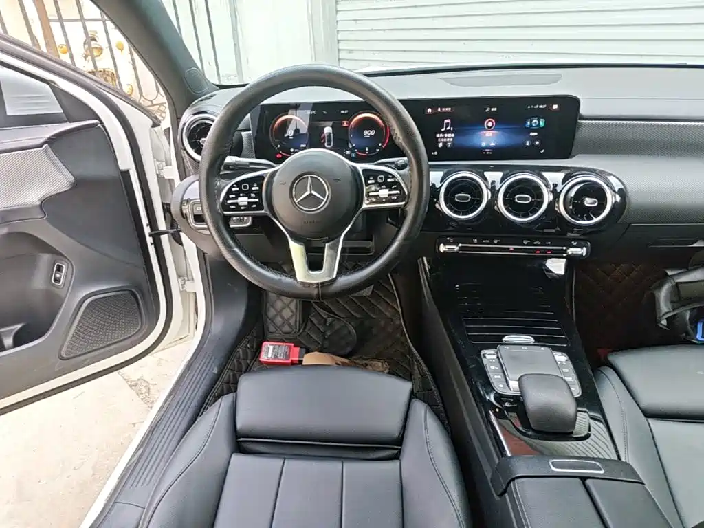 Mercedes-Benz A-Class 2021 — фото 13