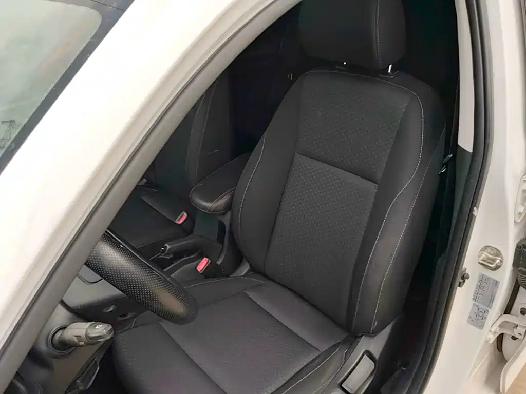 Hyundai Elantra 2017 — фото 15