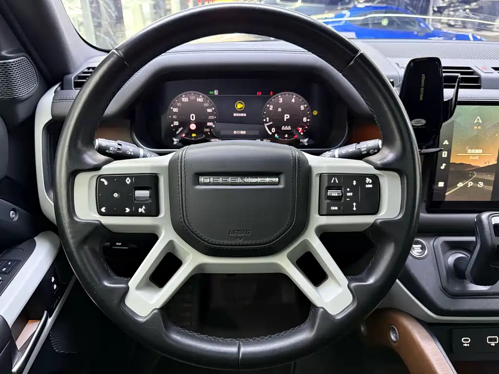 Land Rover Defender 2023 — фото 10