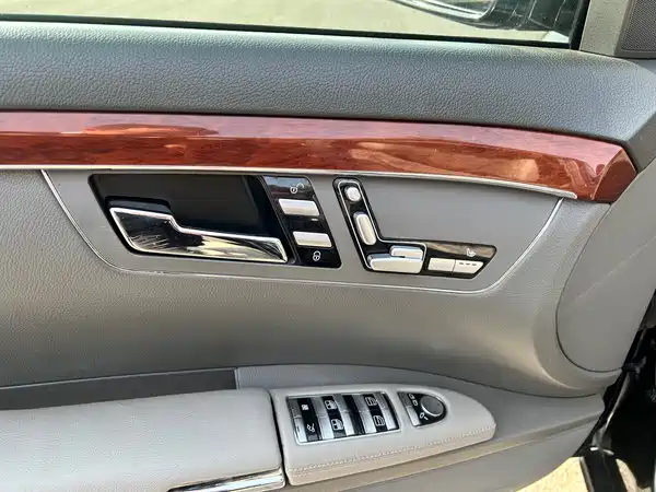 Mercedes-Benz S-Class 2008