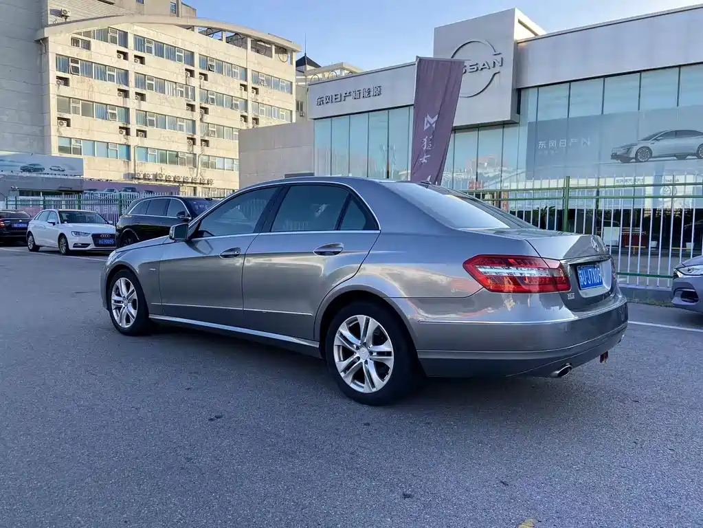 Mercedes-Benz E-Class 2010
