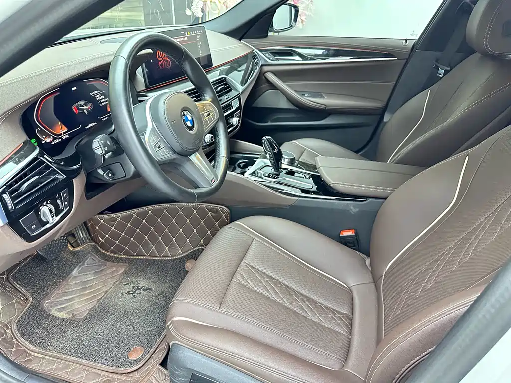 BMW 5 Series 2023 — фото 13