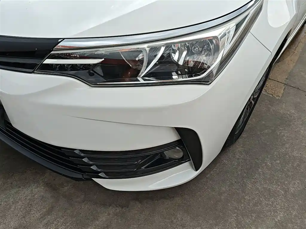 Toyota Corolla 2018 — фото 24