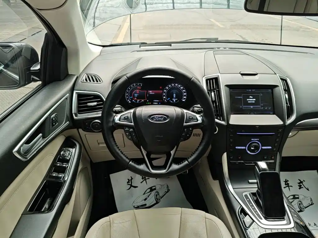 Ford Edge 2016 — фото 11
