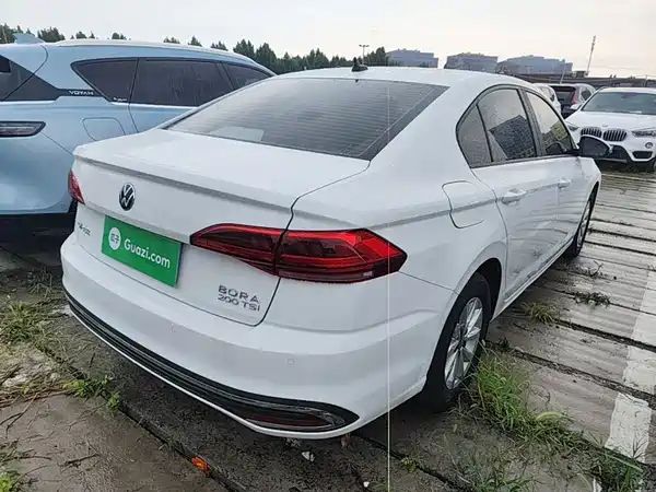 Volkswagen Bora 2023