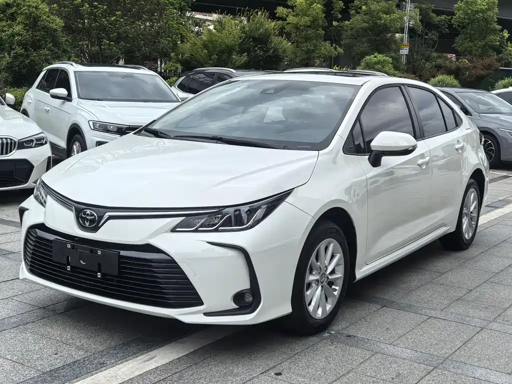 Toyota Corolla 2022 — фото 1