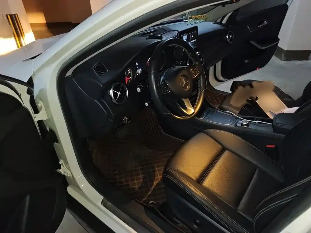 Mercedes-Benz GLA 2018 — фото 14