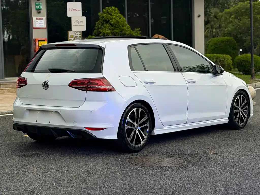 Volkswagen Golf 2017 — фото 21