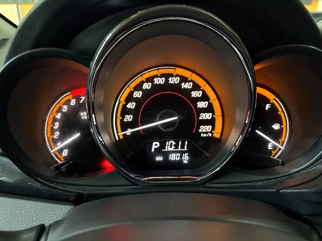 Toyota Yaris L 2022 — фото 10
