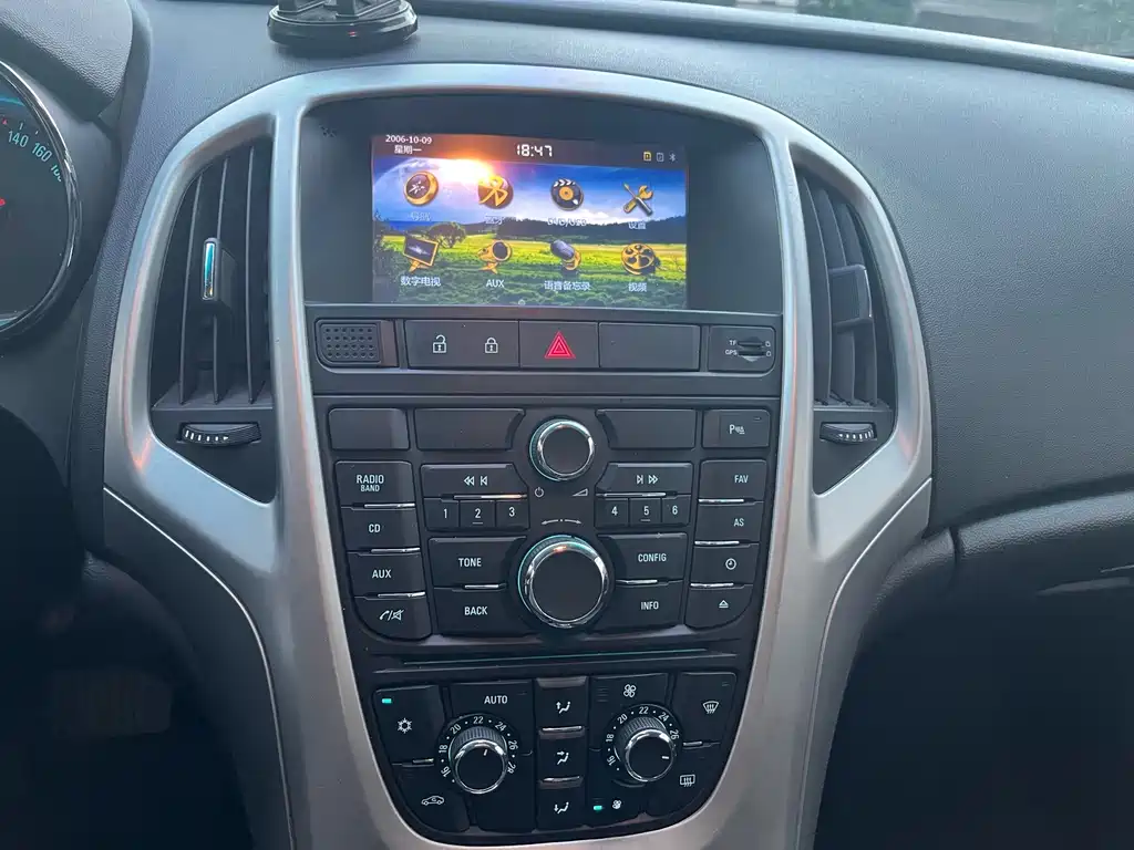Buick Excelle GT 2013 — фото 19