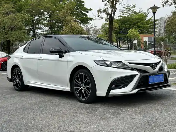 Toyota Camry 2021