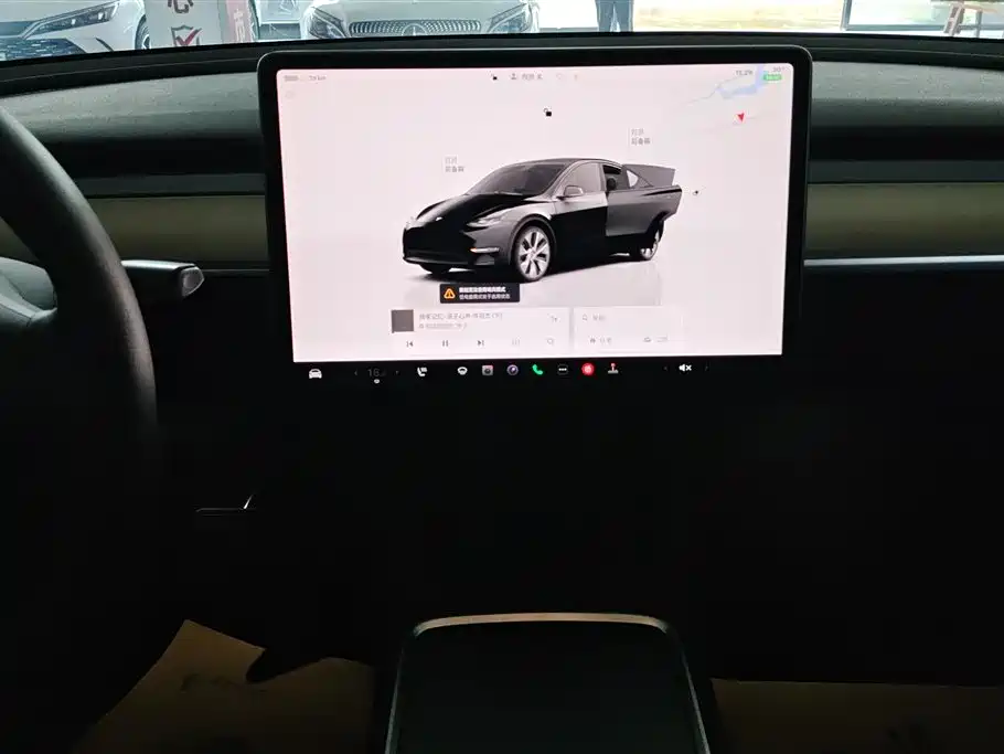 Tesla Model Y 2022 — фото 13