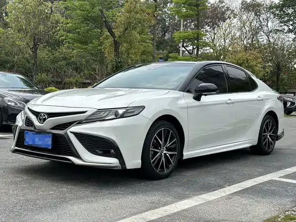 Toyota Camry 2021