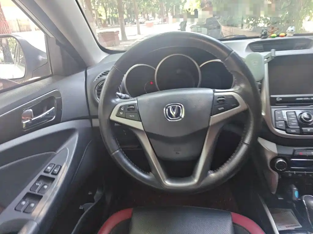 Changan Eado XT 2015 — фото 3