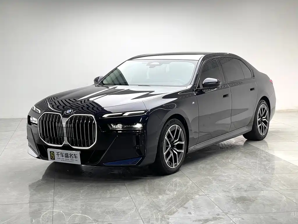 BMW 7 Series 2025 — фото 1