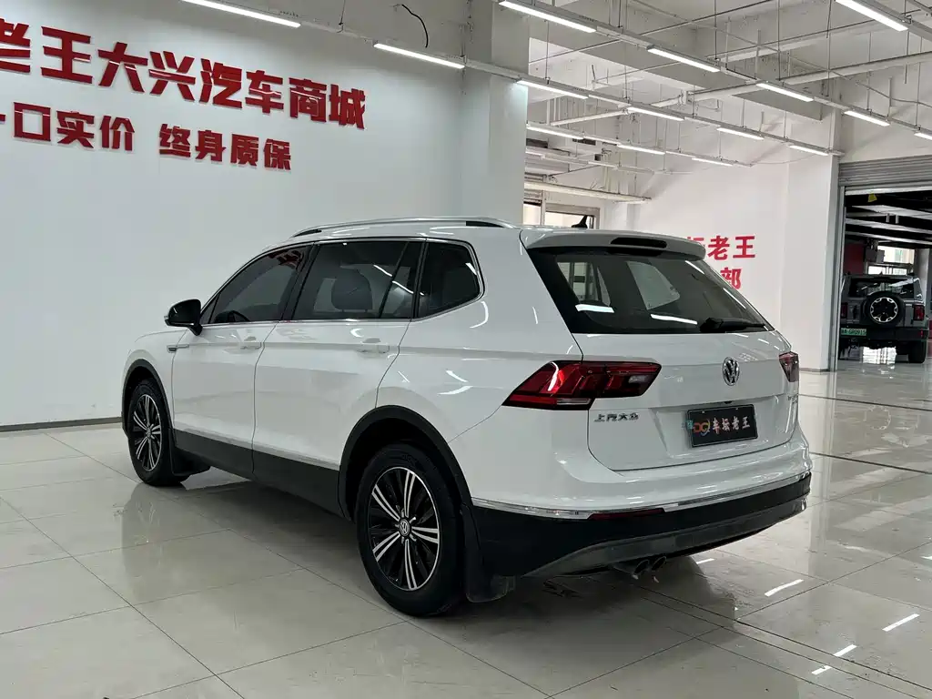 Volkswagen Tiguan L 2020 — фото 9