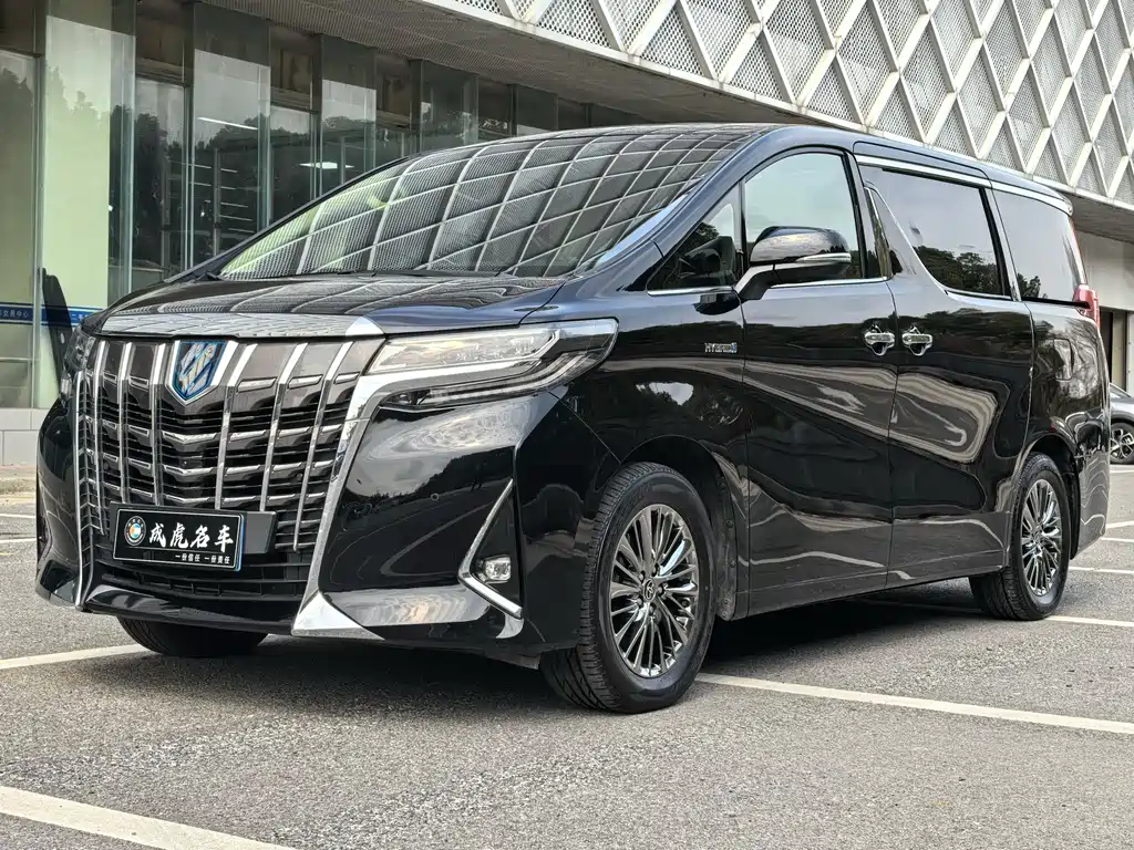 Toyota Alphard 2023 — фото 1