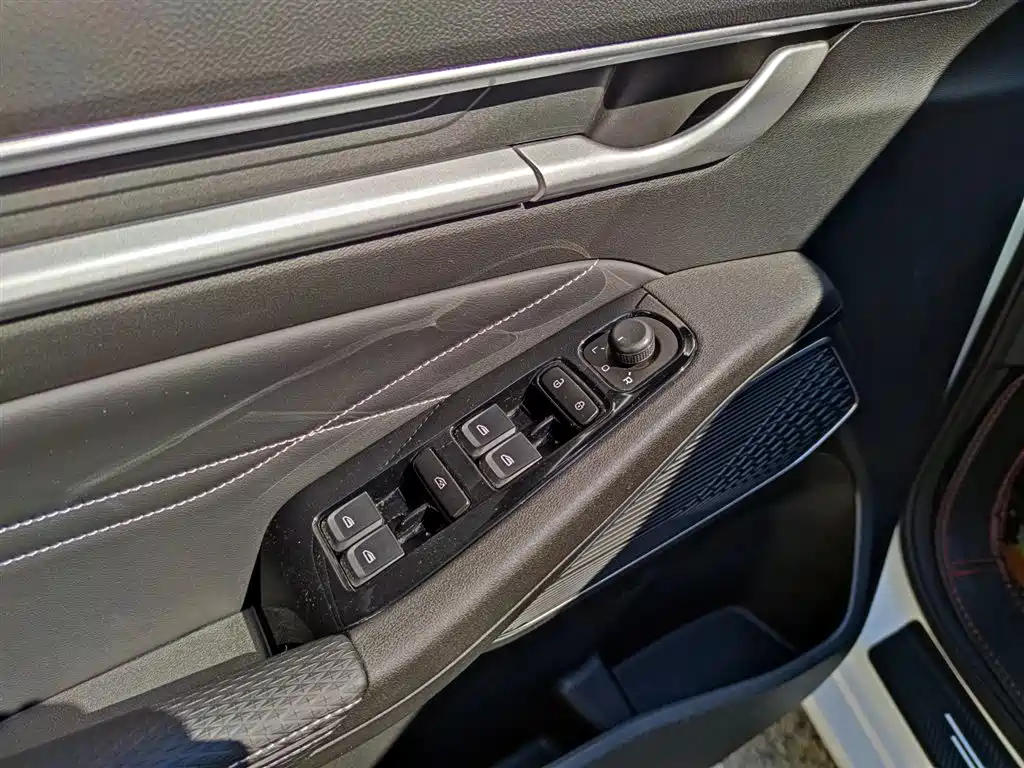 Geely Emgrand 2023 — фото 15
